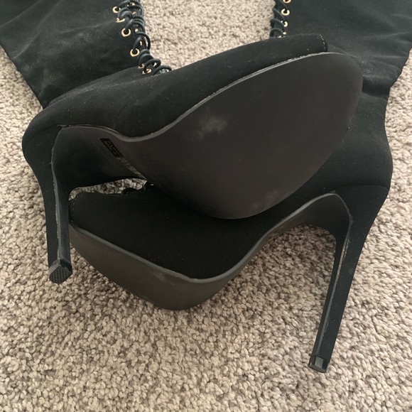 Knee high boots - Picture 4 of 4